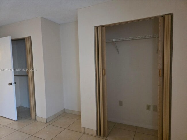 Building Photo - 9688 Fontainebleau Blvd