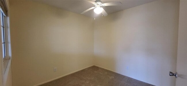 Building Photo - 2822 S Bartell Dr