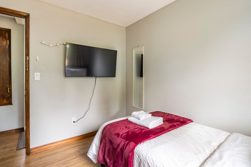 Building Photo - 1803 N 200th St