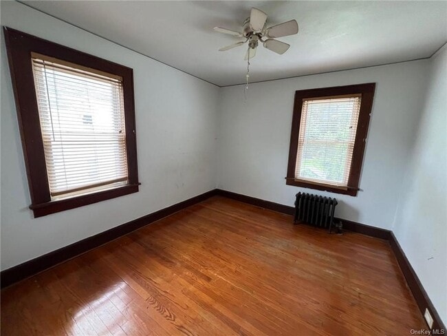 Building Photo - 123 Monhagen Ave