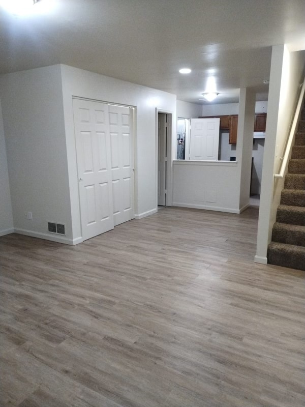 Building Photo - 619 Palisades Dr