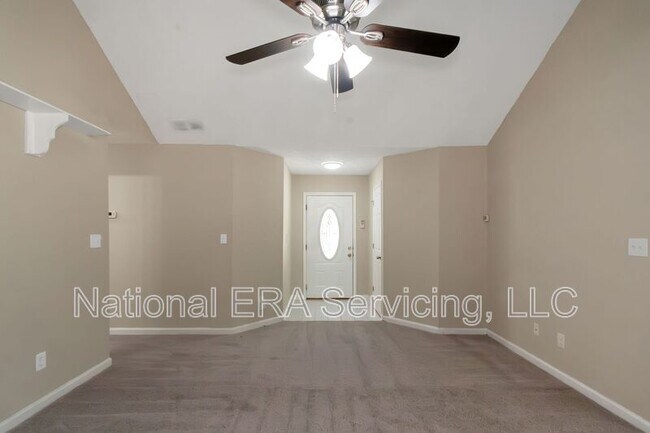 Building Photo - 123 Willow Springs Ln