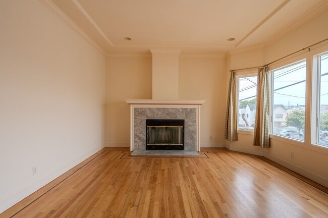 Building Photo - Spacious 2 Bedroom Home Near Stonestown