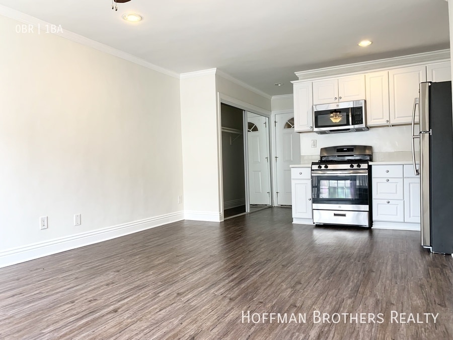 Building Photo - 101 Normandie Ave