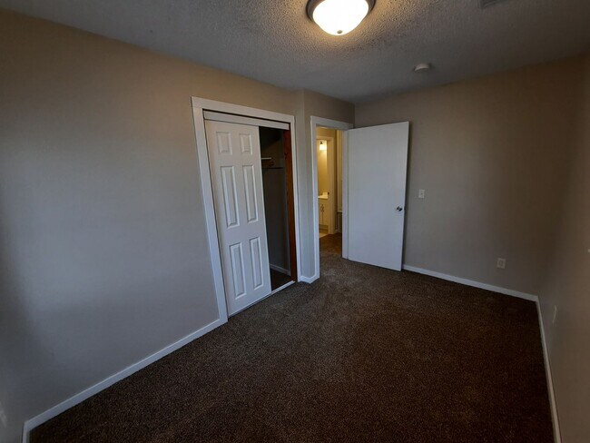 Building Photo - Pet Friendly, no weight/breed restrictions! Detached Garage!