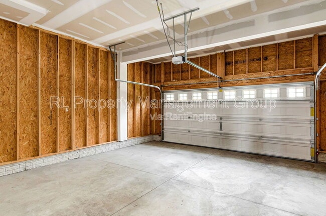 Building Photo - 578 Tallman St