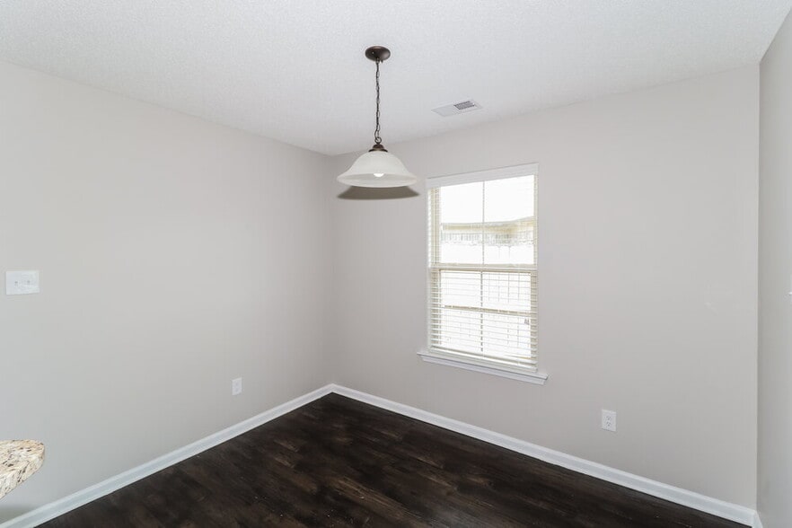 Building Photo - 9466 Darren Cir S