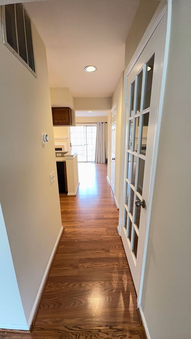 Building Photo - Two Primary Suite, Three Level Townhouse in the Pinecrest Community