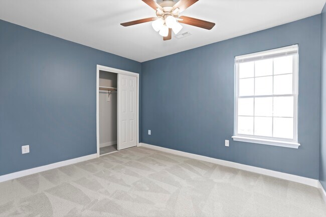 Building Photo - 4001 Mossy Bank Ln