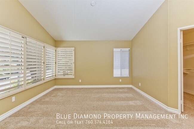 Building Photo - 801 Mosaic Cir