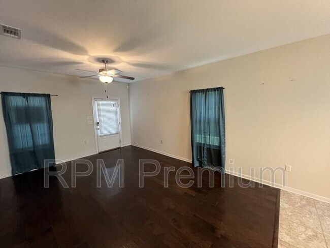 Building Photo - 8614 Forestwood Ave