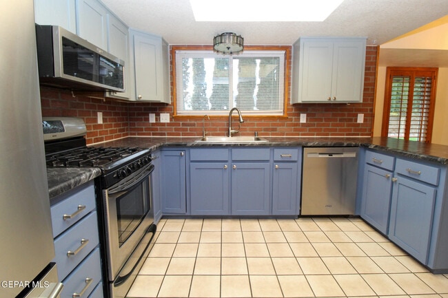 Building Photo - 1809 Pueblo Alegre Dr