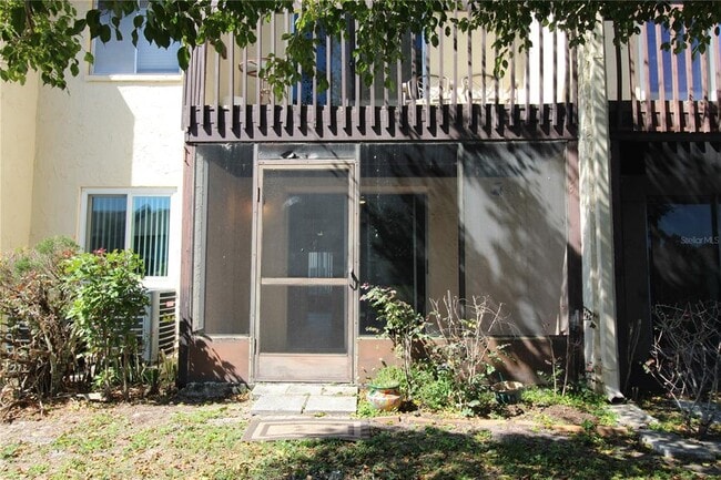 Building Photo - 2628 Hidden Lake Dr N