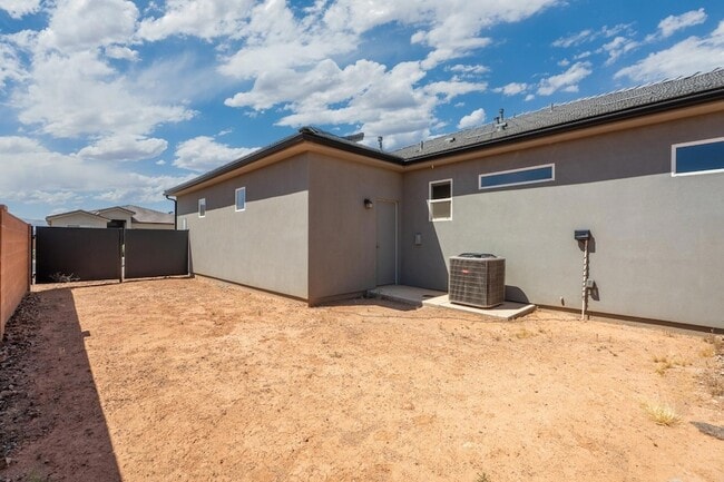 Building Photo - 1478 W 540 N