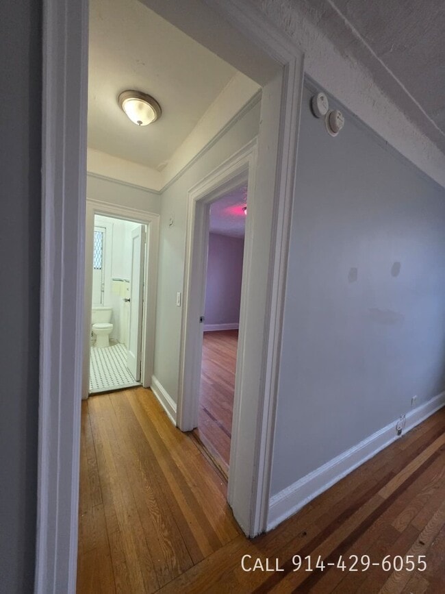 Building Photo - 15 Locust Hill Ave