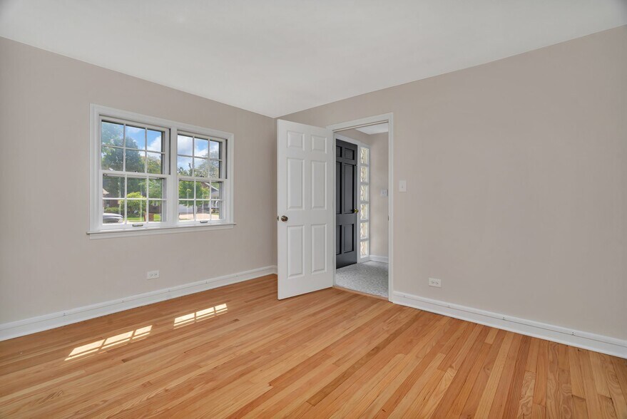 Building Photo - 10134 S Kolin Ave