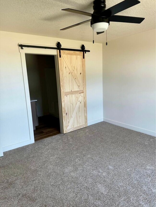 Building Photo - 107 W Park Ave