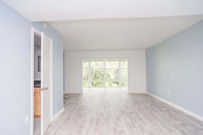 Building Photo - Vero Beach Rental