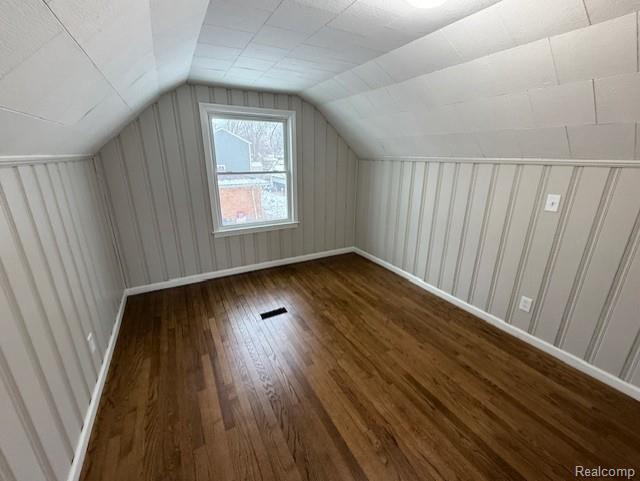 Building Photo - 358 W Elza Ave