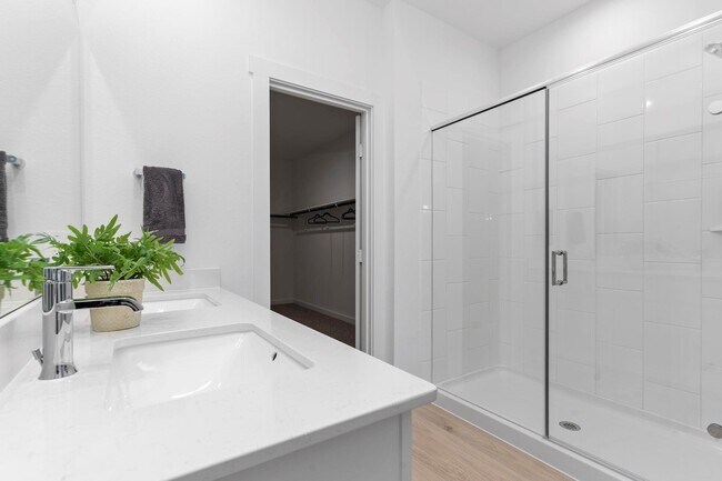 Building Photo - 7811 Bel Fiore Dr