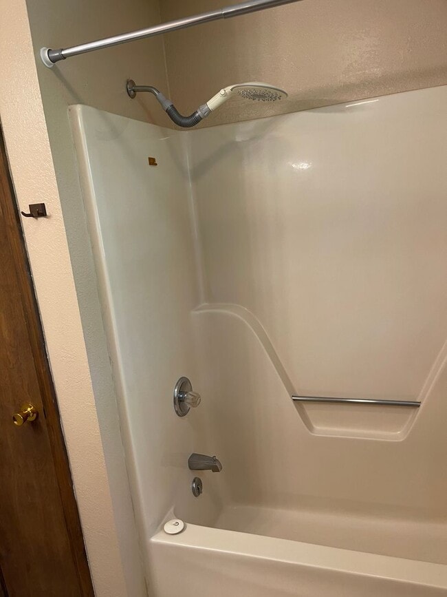 Building Photo - Available July 25th!!! No showings until June 1st