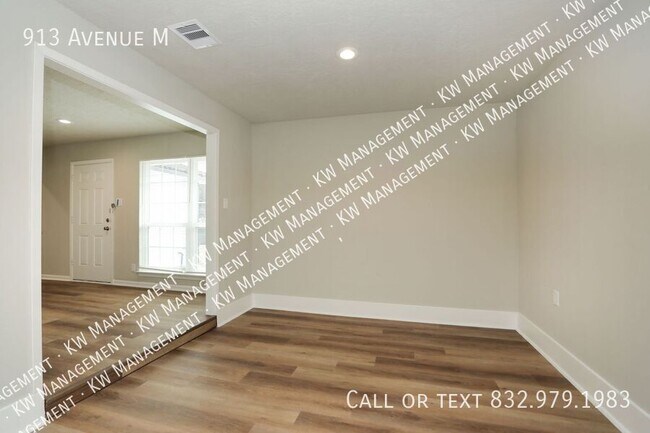 Building Photo - 913 Avenue M