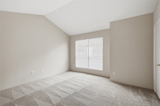 Building Photo - 2120 Wilcrest Dr