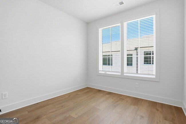 Building Photo - 2597 Mackintosh Ct