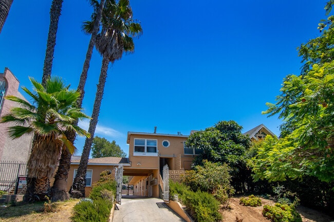 Building Photo - Oxford Suites