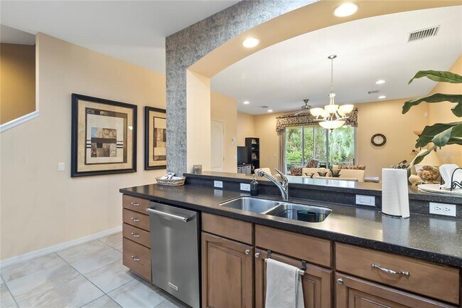 Building Photo - 1331 Jonah Dr