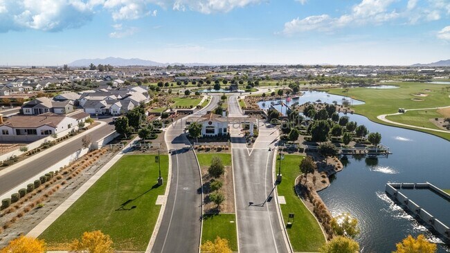 Building Photo - 17171 W Thousand Oaks St