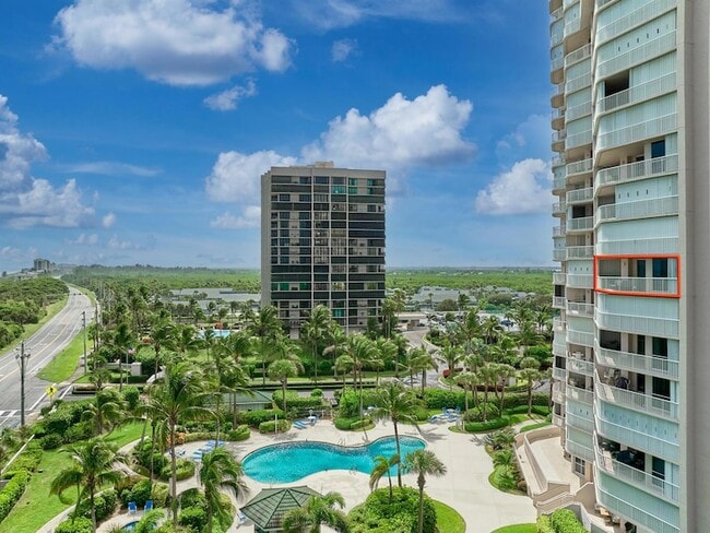 Building Photo - 5051 N Hwy A1A