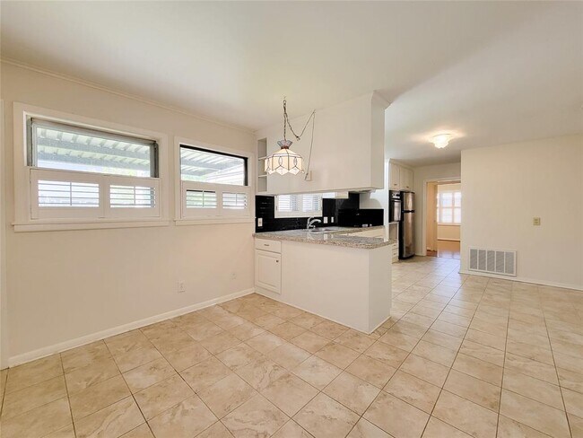 Building Photo - 4602 Redstart St