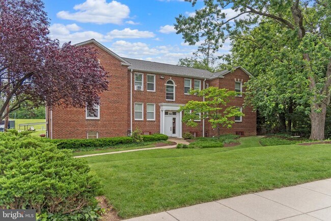 Building Photo - 7607 Eastern Ave NW