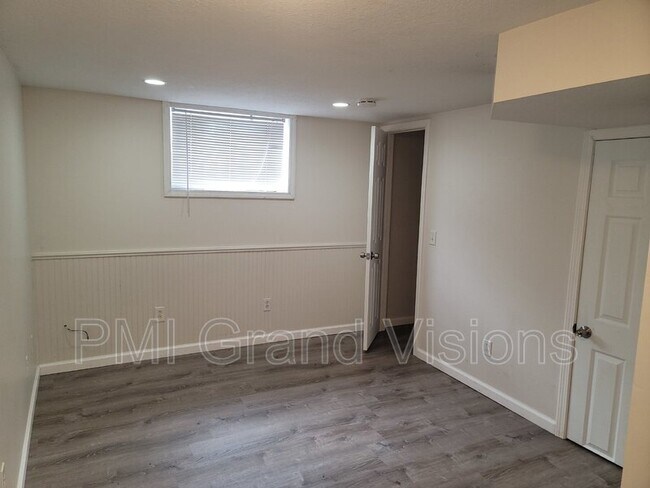 Building Photo - 1060 2nd St