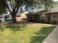Building Photo - 710 Paintbrush Dr