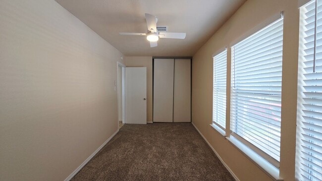 Building Photo - 5 Bedroom Beauty!  Far NorthWest SA off Potranco and Loop 1604