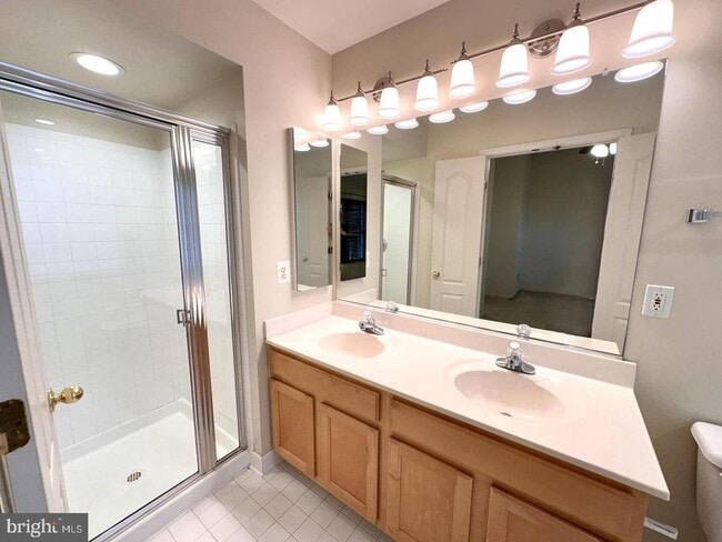 Building Photo - 13030 Park Crescent Cir