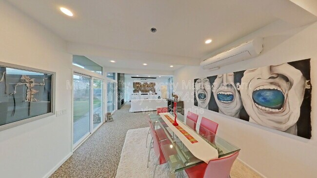 Building Photo - 5339 Berkeley Rd