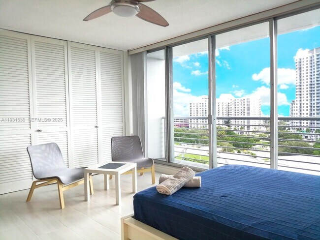 Building Photo - 1720 Harrison St