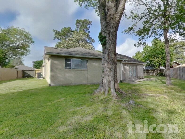 Building Photo - 12819 Enchanted Path Dr