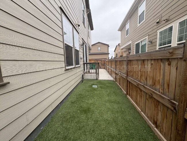 Building Photo - 7584 S Winnipeg Ct