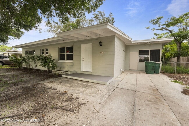 Building Photo - 418 N Fiske Blvd