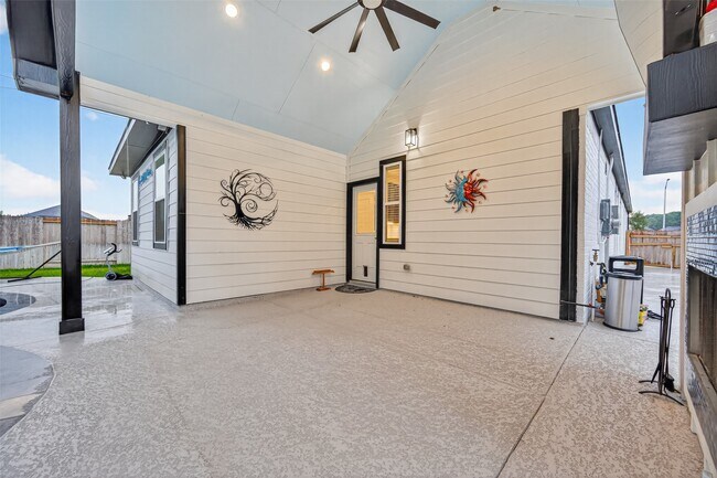 Building Photo - 27228 Mockingbird Ter Ln