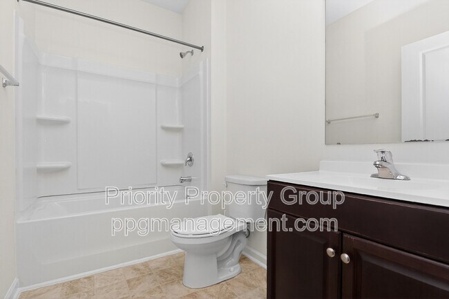 Building Photo - 2212 Apple Glen Ln