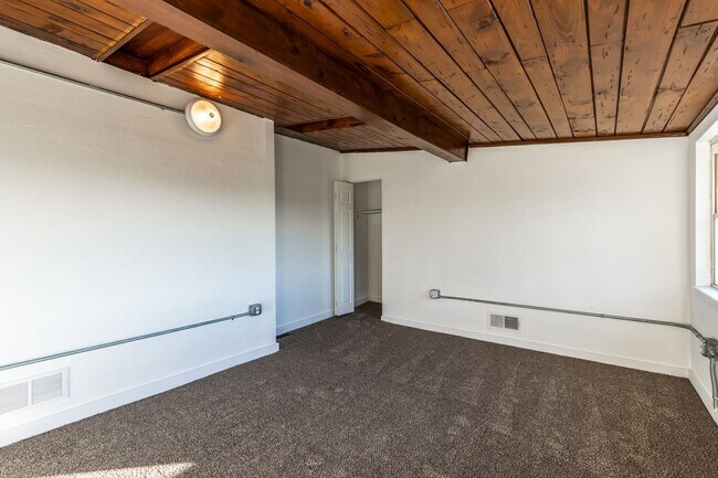 Building Photo - 4415 Garwood Way