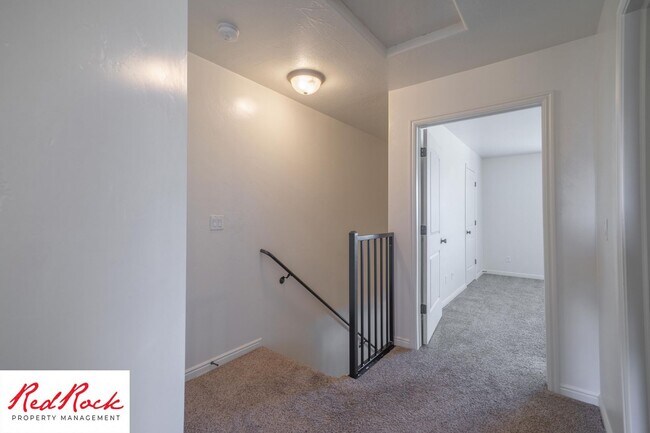 Building Photo - 2801 E 450 N