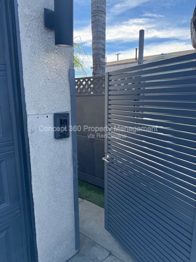 Building Photo - 13646 Verdura Ave