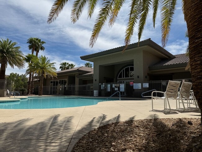 Building Photo - 2BD/2BATH CONDO