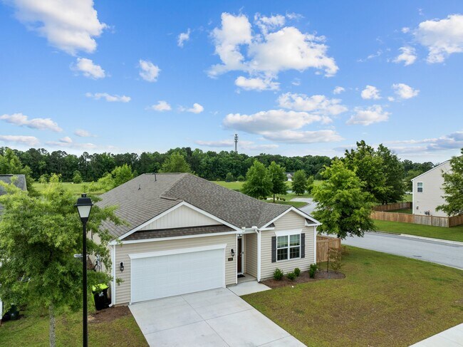Building Photo - 400 Louisia Mae Way